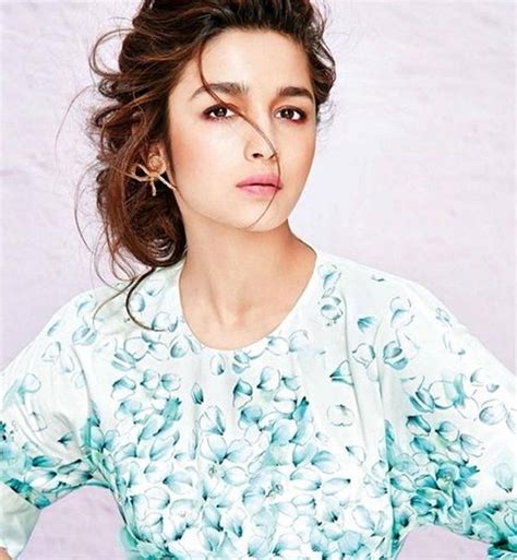 hot bollywood actress alia bhatt beautiful wallpaper 2018 download free hd wallpapers