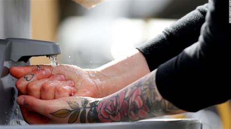 Men Wash Their Hands Much Less Often Than Women And That Matters More