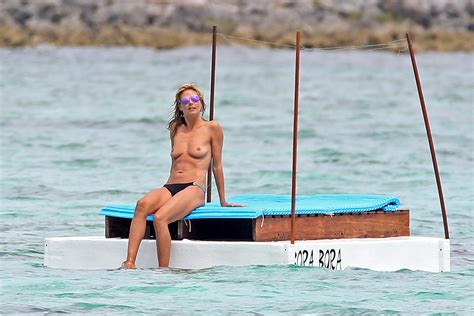 Naked Heidi Klum Added 07 19 2016 By Bot