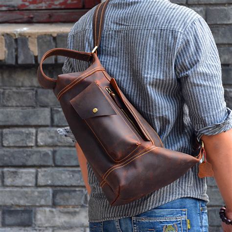 experts tips  choose  sling bag  men