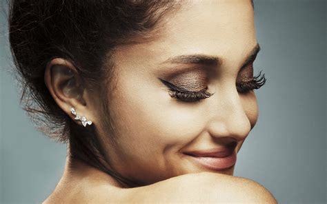 Ariana Grande Beautiful Face Full Hd Pictures