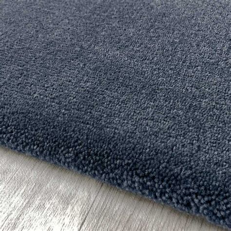 tapis haut de gamme bleu nuit aspect laine