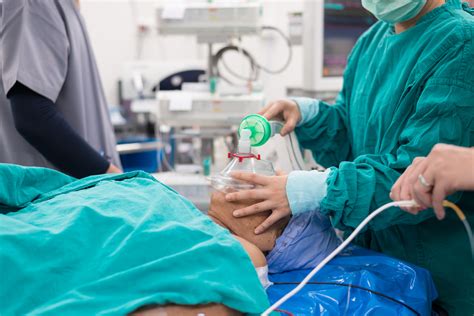 eco soins les anesthesistes reanimateurs montrent la voie sante achatinfo