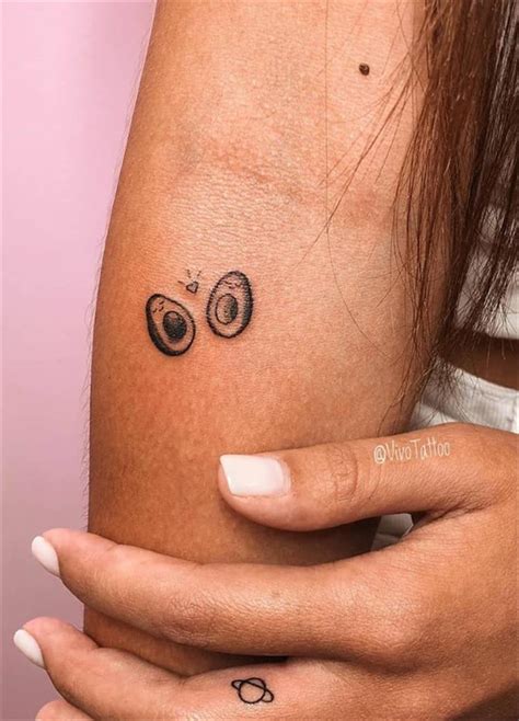 36 Fresh And Sexy Tiny Tattoo Design For Charming Girls Latest