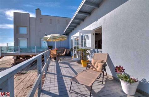 Brady Bunchs Eve Plumb Sells The Malibu Home She Bought For 55k For