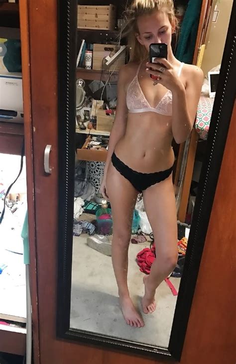 1000 Selfies Teen Sexy Skinny Girl Posing Naked In Front