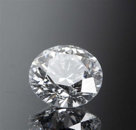 beautiful loose  brilliant cut diamond