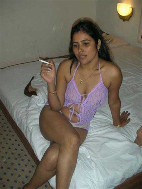 nude indian girl ki hot pics dost ne leak kar di ladki bahut upset ho gai