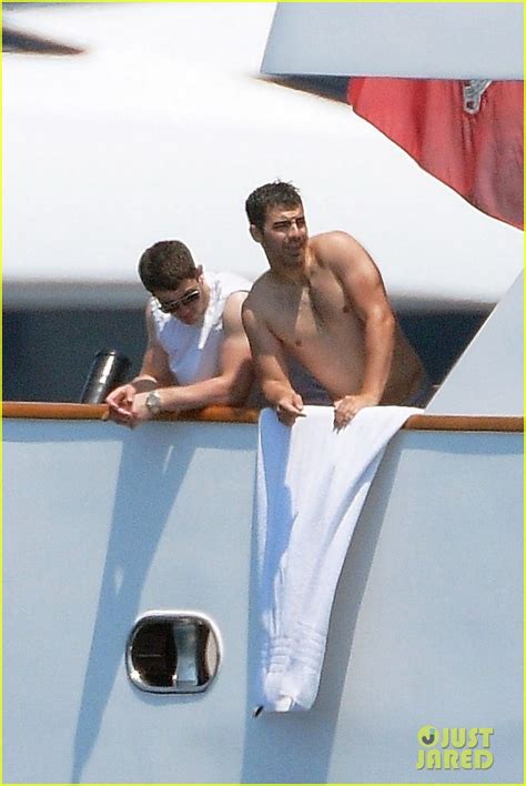 joe and nick jonas casually flaunt their hot shirtless bodies photo 3918867 cole whittle dnce