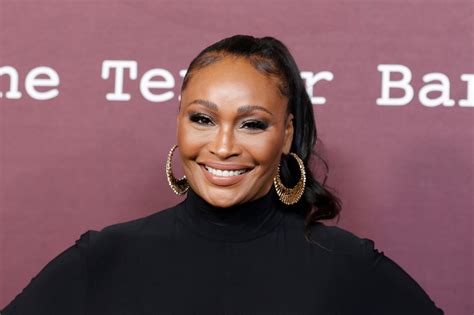 cynthia bailey got a gorgeous set of black and copper colored locs
