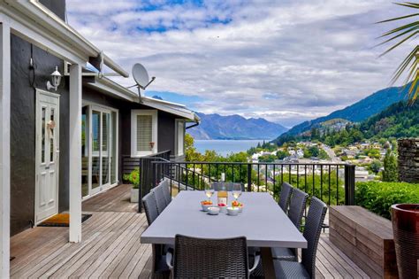 advantages  booking queenstown lakeside apartments  smith field gallery