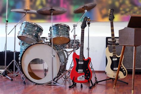 rockband instrumente stockfoto bild von instrumente