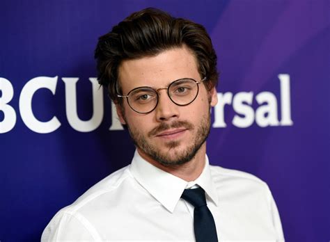 schitt s creek actor françois arnaud comes out as bisexual
