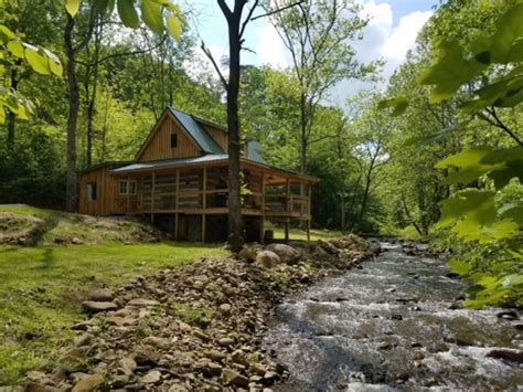 secluded log cabin   river cabins  rent  stanardsville virginia united states
