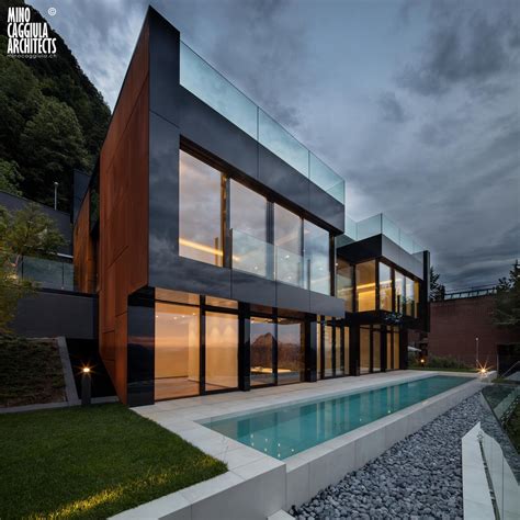 Affitta una casa con piscina a sardegna per la tua prossima vacanza in italia. Villa di lusso a Lugano con piscina e vista lago