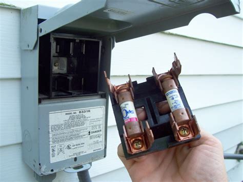 diagnose  repair  air conditioner ac capacitor dengarden