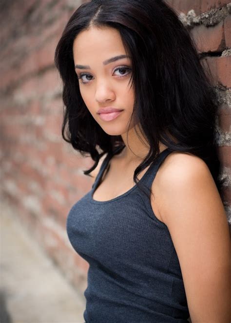 kiersey clemons doblaje wiki fandom powered by wikia