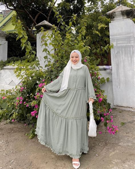 pilihan hijab  cocok dipadukan  gamis abu abu updated