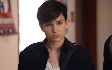scream star bex taylor klaus comes out as trans non binary