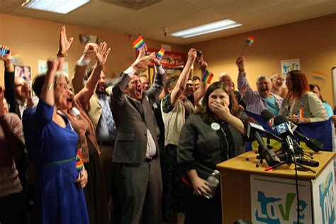 Us Judge Strikes Down Oregon Gay Marriage Ban As State Refuses To