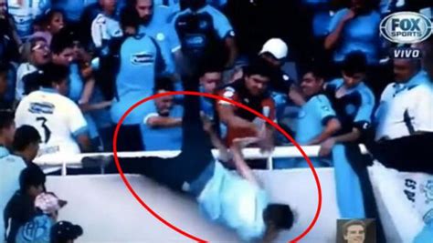 Dilempar Dari Tribun Fans Klub Sepakbola Argentina Tewas Indosport