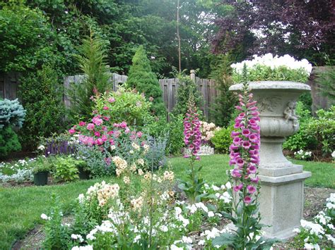 filean english garden designed  andrea lynn fisherjpg wikimedia