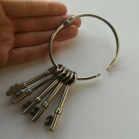 extra large hinged keyring keyfob split ring key ring jailers fob mm