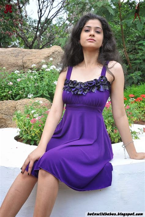 kasmeera flaunting her figure in purple mini gown hot n