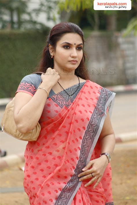 film actress photos sexy actress sukanya hot in saree