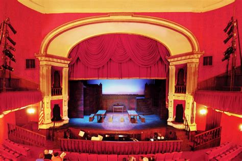 worlds  stage theater     proscenium stage hubpages