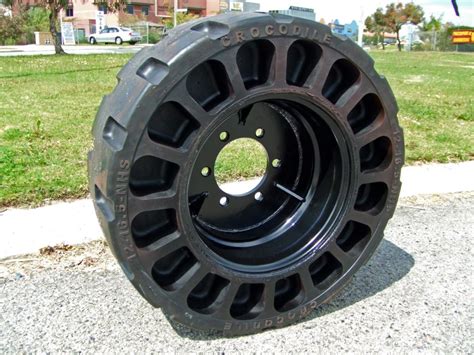 airless tire wikipedia   encyclopedia carstyres pinterest tired jeeps  vehicle