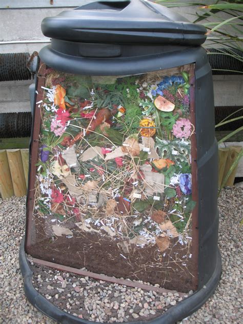 garden waste      compost heap junkwize