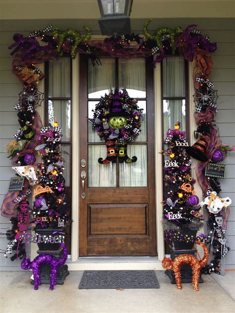 decorating  front door  halloween doors  design