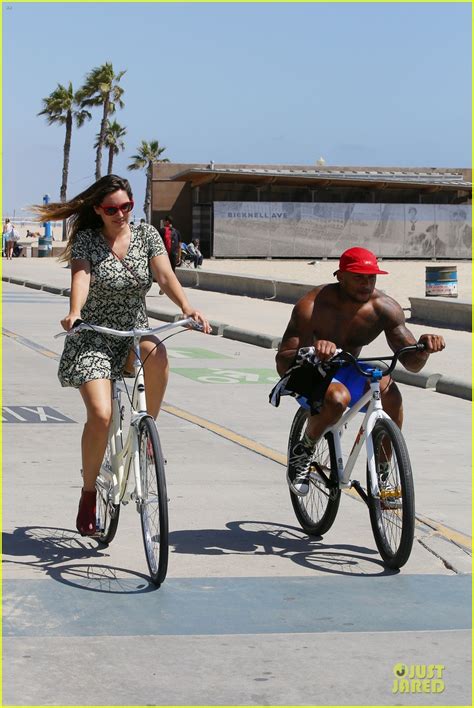 kelly brook s fiance david mcintosh is too sexy for his shirt on venice