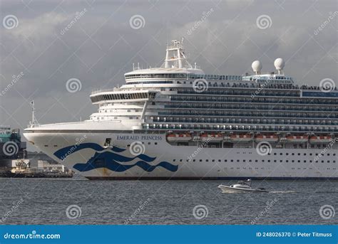 cruise ship leaving port  southampton uk editorial image image  industry leaving