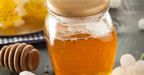 raw honey  regular honey benefits risks