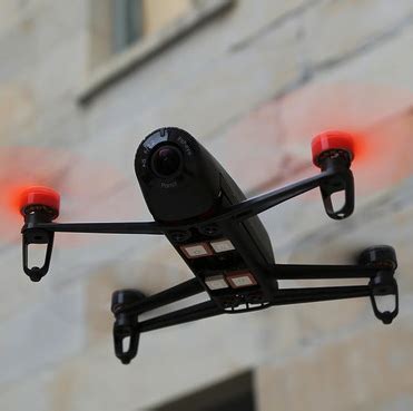 parrot bebop drone annunciata la terza generazione  droni volanti macitynetit