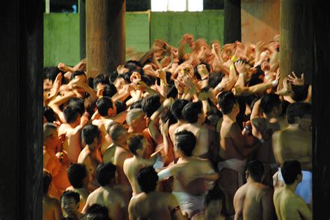 why japanese people are comfortable with nakedness