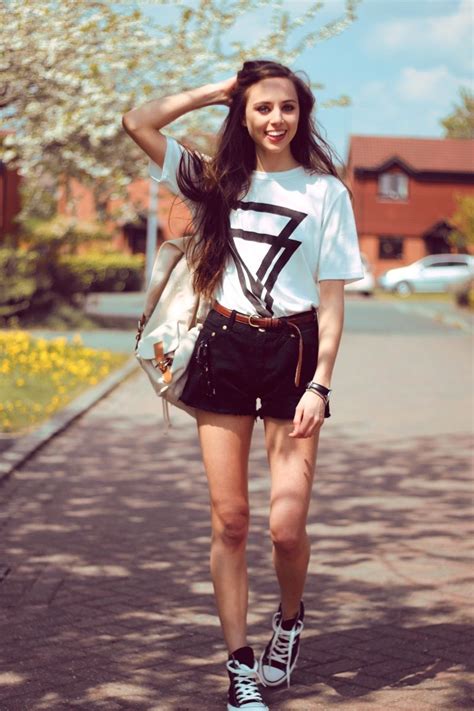 high waisted black shorts style blog spring looks trends triangle hipster white shirt bac
