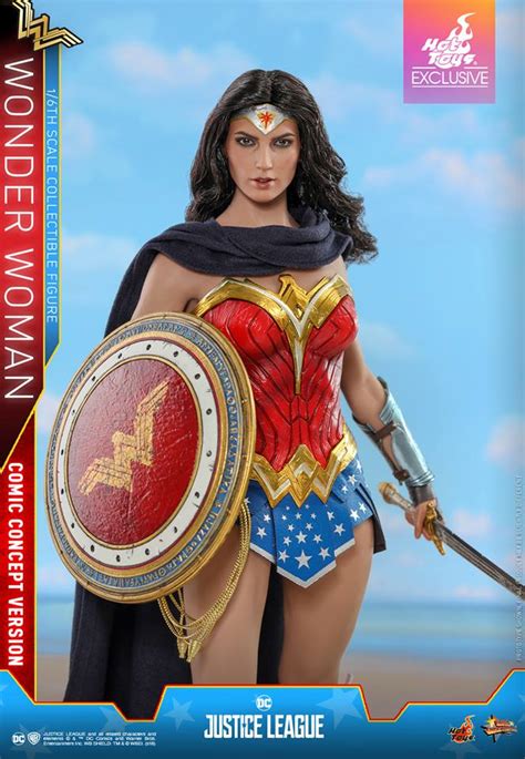 Hot Toys Wonder Woman Comic Concept Version