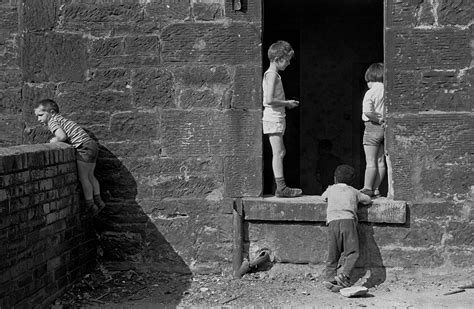 powerful photos of glasgow slums 1969 72
