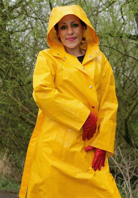 yellow pvc hooded raincoat regenmantel regenkleidung regenjacke
