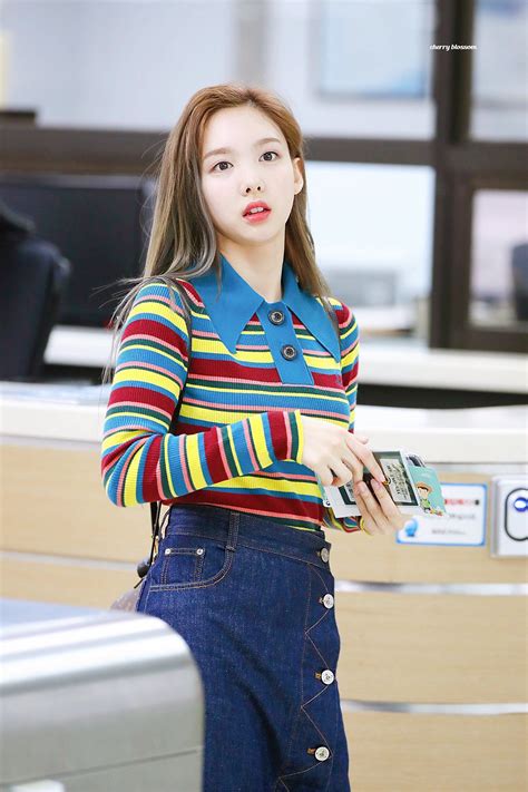 Official Korean Fashion Nayeon Fashion Nayeon Airport Fashion Kpop