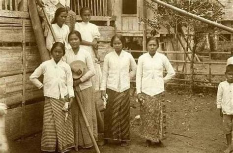 Foto Jadul Wanita Berpakaian Tradisional Tahun 1900 An Netizen Anggun