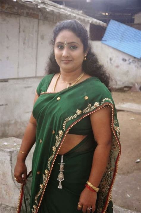 tamil hot look aunties in saree sudidhar blouse view aunties back
