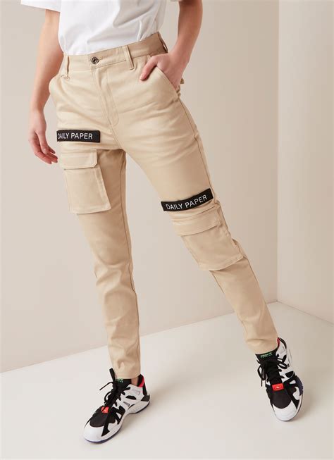 daily paper daily paper high waist tapered fit cargobroek met logotape beige de bijenkorf