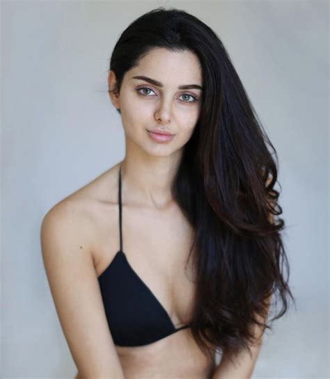 35 Hottest Mahlagha Jaberi Pictures Sexy Near Nude
