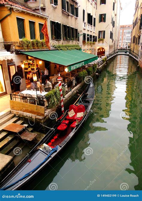 evening   restaurant  venice canal italy editorial stock image image  tourists