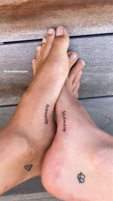 cara delevingne s feet