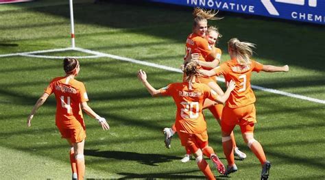 fifa women s world cup netherlands head into semis after 2 0 win over